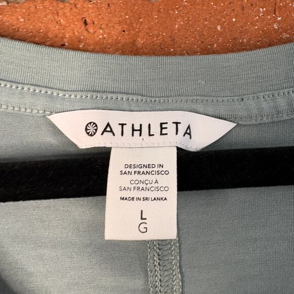 Athleta Embody Twist Front Top in Minimalistic Grey Sage Green Sz L Minimal - Picture 3 of 7